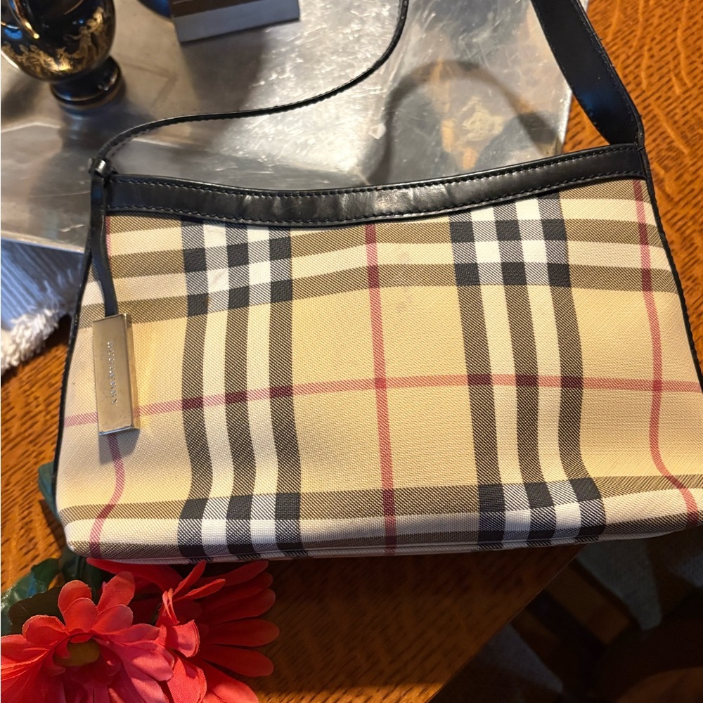 Burberry Beige and Black Plaid Bag: Burberry pochette/small handbag. - Picture 3 of 13